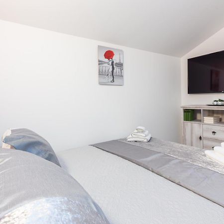 Apartments Cro Adria Stay Medolino Esterno foto